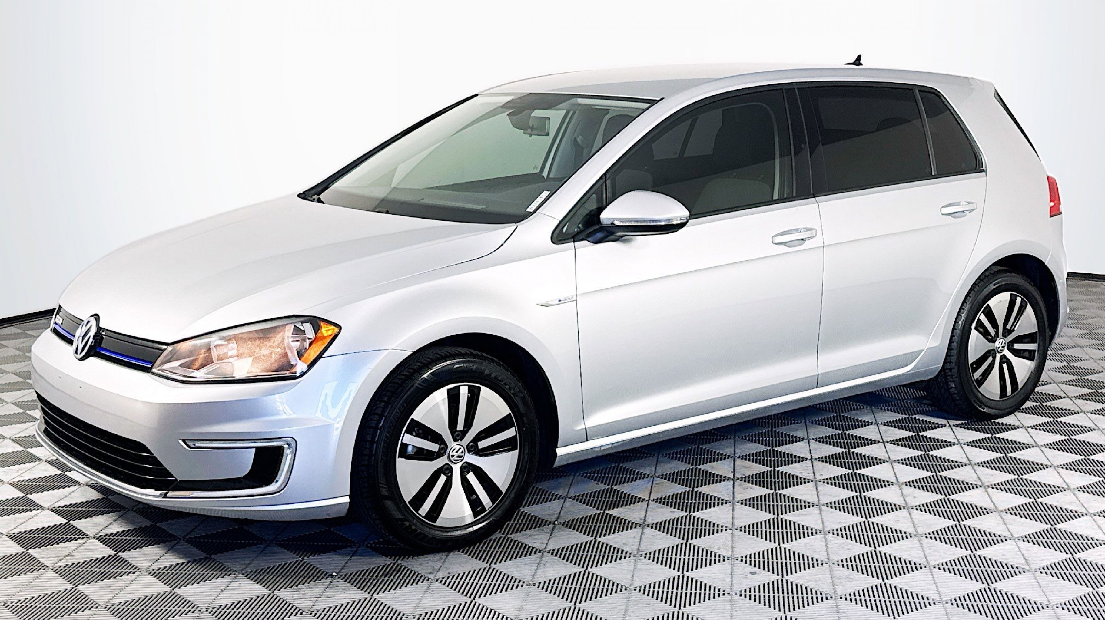2016 Volkswagene Golf SE