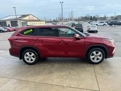 2022 Toyota Highlander LE AWD V6