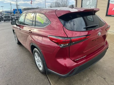 2022 Toyota Highlander LE AWD V6