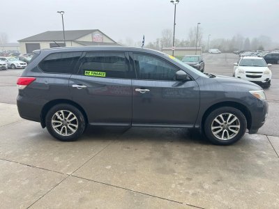 2013 Nissan Pathfinder SV 4WD