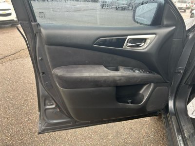 2013 Nissan Pathfinder SV 4WD