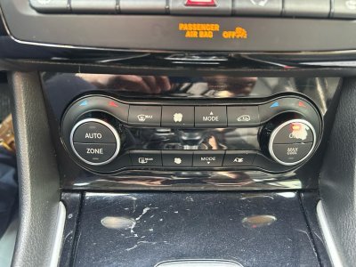 2018 Infiniti QX30 Base