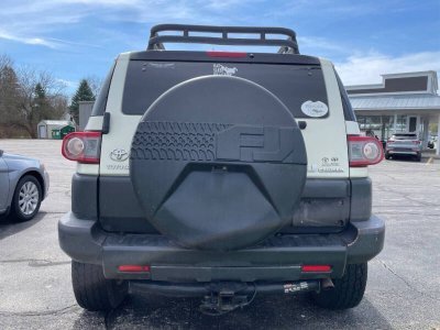 2014 Toyota FJ Cruiser 4WD w/ Convenience Package 
