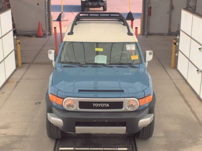 2012 Toyota FJ Cruiser w/Rear Doors
