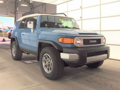 2012 Toyota FJ Cruiser w/Rear Doors