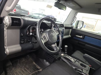 2012 Toyota FJ Cruiser w/Rear Doors