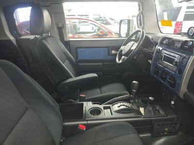 2012 Toyota FJ Cruiser w/Rear Doors
