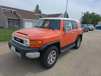 2014 Toyota FJ Cruiser w/Rear Doors