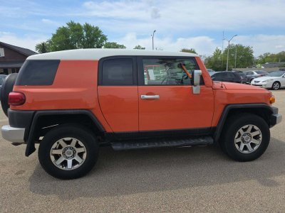 2014 Toyota FJ Cruiser w/Rear Doors
