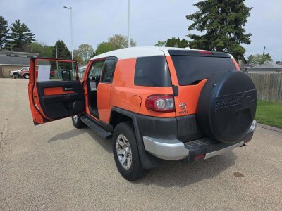 2014 Toyota FJ Cruiser w/Rear Doors