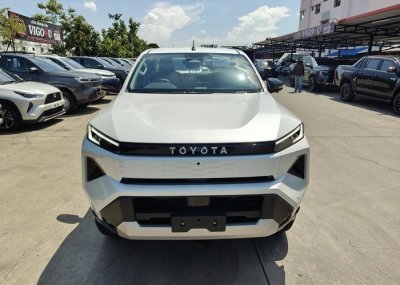 2026 TOYOTA HILUX TRAVO EV DOUBLE CAB 4WD AT White