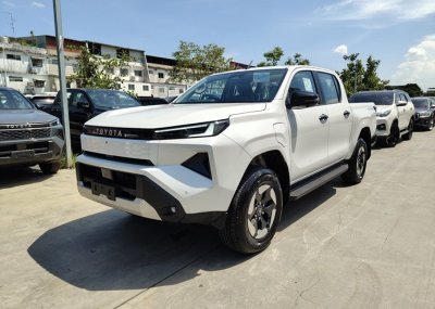 2026 TOYOTA HILUX TRAVO EV DOUBLE CAB 4WD AT White