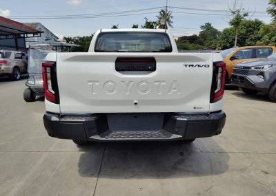 2026 TOYOTA HILUX TRAVO EV DOUBLE CAB 4WD AT White