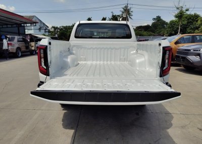2026 TOYOTA HILUX TRAVO EV DOUBLE CAB 4WD AT White