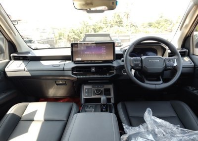 2026 TOYOTA HILUX TRAVO EV DOUBLE CAB 4WD AT White