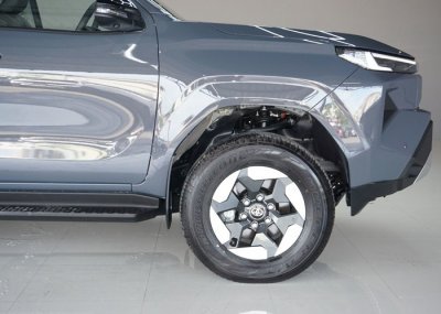 2026 TOYOTA HILUX TRAVO EV DOUBLE CAB 4WD AT Gray