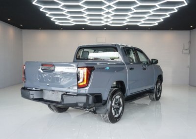 2026 TOYOTA HILUX TRAVO EV DOUBLE CAB 4WD AT Gray