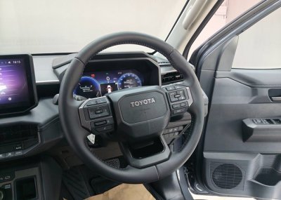 2026 TOYOTA HILUX TRAVO EV DOUBLE CAB 4WD AT Gray