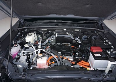 2026 TOYOTA HILUX TRAVO EV DOUBLE CAB 4WD AT Gray