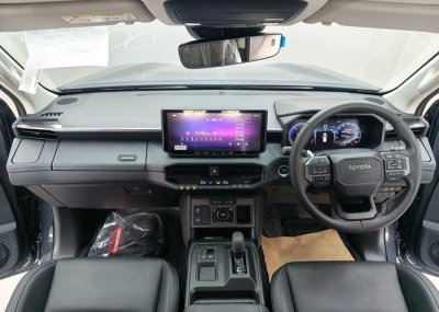 2026 TOYOTA HILUX TRAVO EV DOUBLE CAB 4WD AT Gray