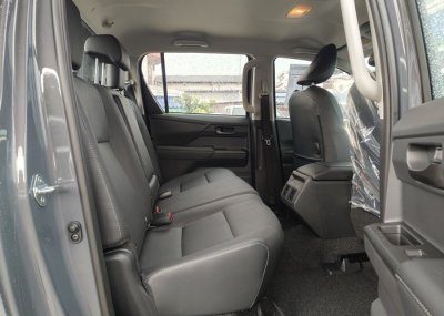 2026 TOYOTA HILUX TRAVO OVERLAND DOUBLE CAB 2.8 2WD AT Gray