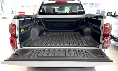 NEW 2027 ISUZU D-MAX DOUBLE CAB LS-E 3.0 4WD AT White