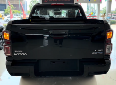 2027 ISUZU D-MAX DOUBLE CAB LS-E 3.0 4WD AT Black