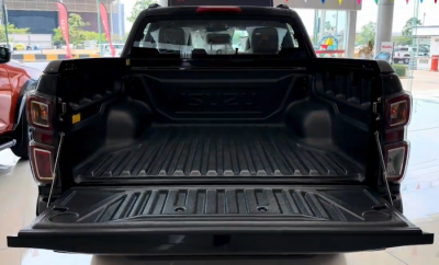 2027 ISUZU D-MAX DOUBLE CAB LS-E 3.0 4WD AT Black