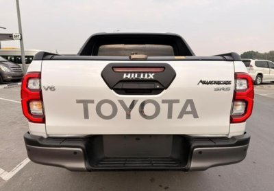 2025 TOYOTA Hilux PICK UP 4.0 4WD AT White