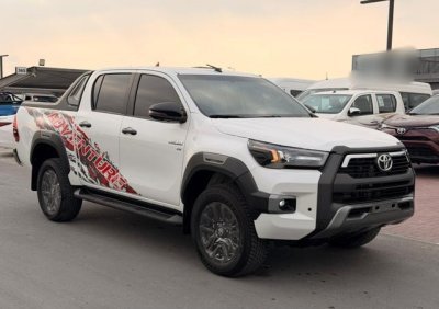 2025 TOYOTA Hilux PICK UP 4.0 4WD AT White