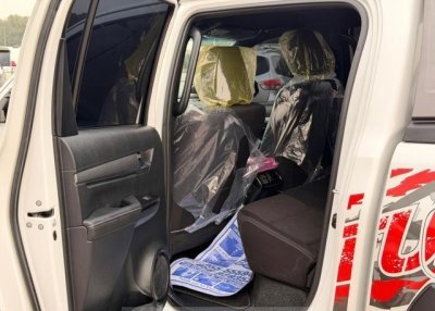 2025 TOYOTA Hilux PICK UP 4.0 4WD AT White