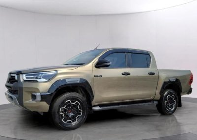 2025 TOYOTA Hilux PICK UP 2.8 4WD AT Green