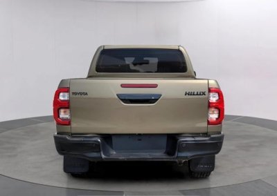 2025 TOYOTA Hilux PICK UP 2.8 4WD AT Green