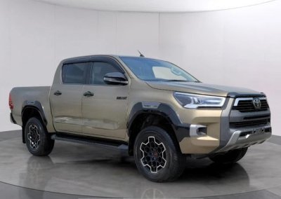 2025 TOYOTA Hilux PICK UP 2.8 4WD AT Green