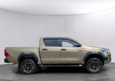 2025 TOYOTA Hilux PICK UP 2.8 4WD AT Green