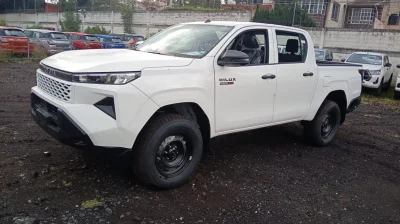 Toyota Hilux Standard