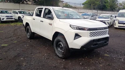 Toyota Hilux Standard