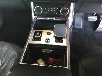 2022 RHD Land Rover Range Rover LWB P400 HSE AWD 3.0L Turbo Gas 8-Speed AT 400bhp