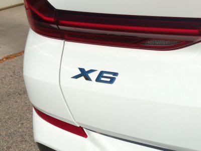 New 2026 BMW X6 xDrive40i