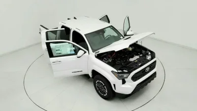New 2025 Toyota Tacoma Hybrid TRD Sport