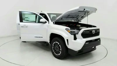 New 2025 Toyota Tacoma Hybrid TRD Sport