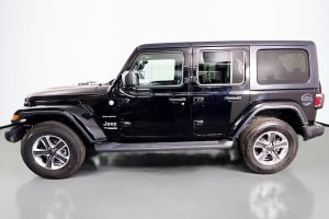 2021 Jeep Wrangler UNLIMITED SAHARA - Image 4