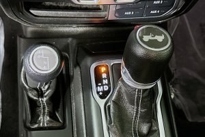 2021 Jeep Wrangler UNLIMITED SAHARA - Image 8