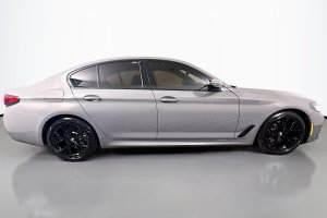 2022 BMW 5 Series 530I - Image 5