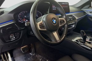 2022 BMW 5 Series 530I - Image 10