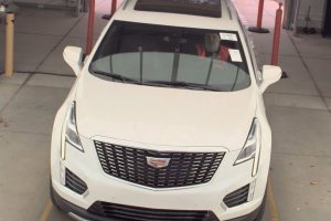 2025 Cadillac XT5 - Image 2