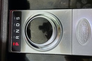 2017 Land Rover Discovery HSE - Image 8