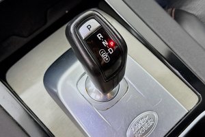 2023 Land Rover Discovery Sport - Image 6