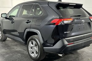 2025 Toyota RAV4 - Image 5