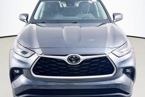 2025 Toyota Highlander - Image 2